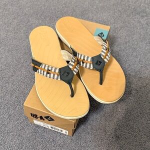 Sperry Seabrook Surf Navy Stripe Sandals